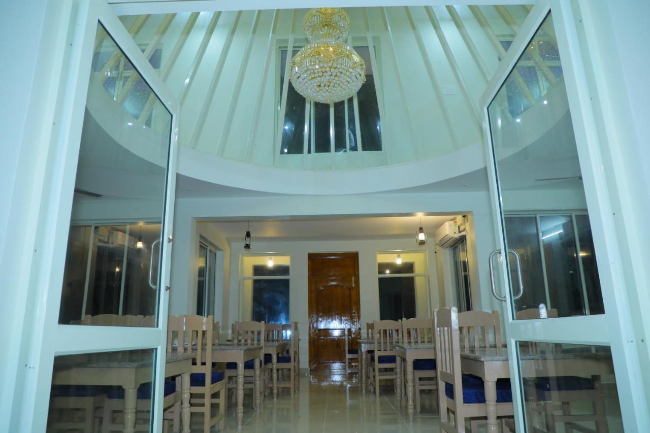 Srinivasa Hotel, Near Srinivasa Mangapuram Temple, Tirupati Exterior foto